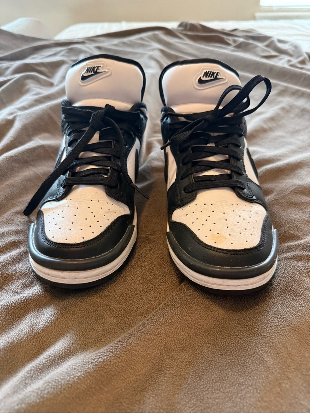 Women’s Nike Panda tennis shoes